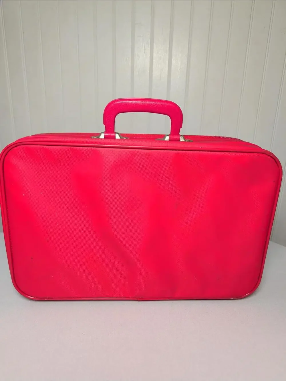VINTAGE 2000 Hello Kitty Red Suitcase Travel Bag Y2K Sanrio Aesthetic